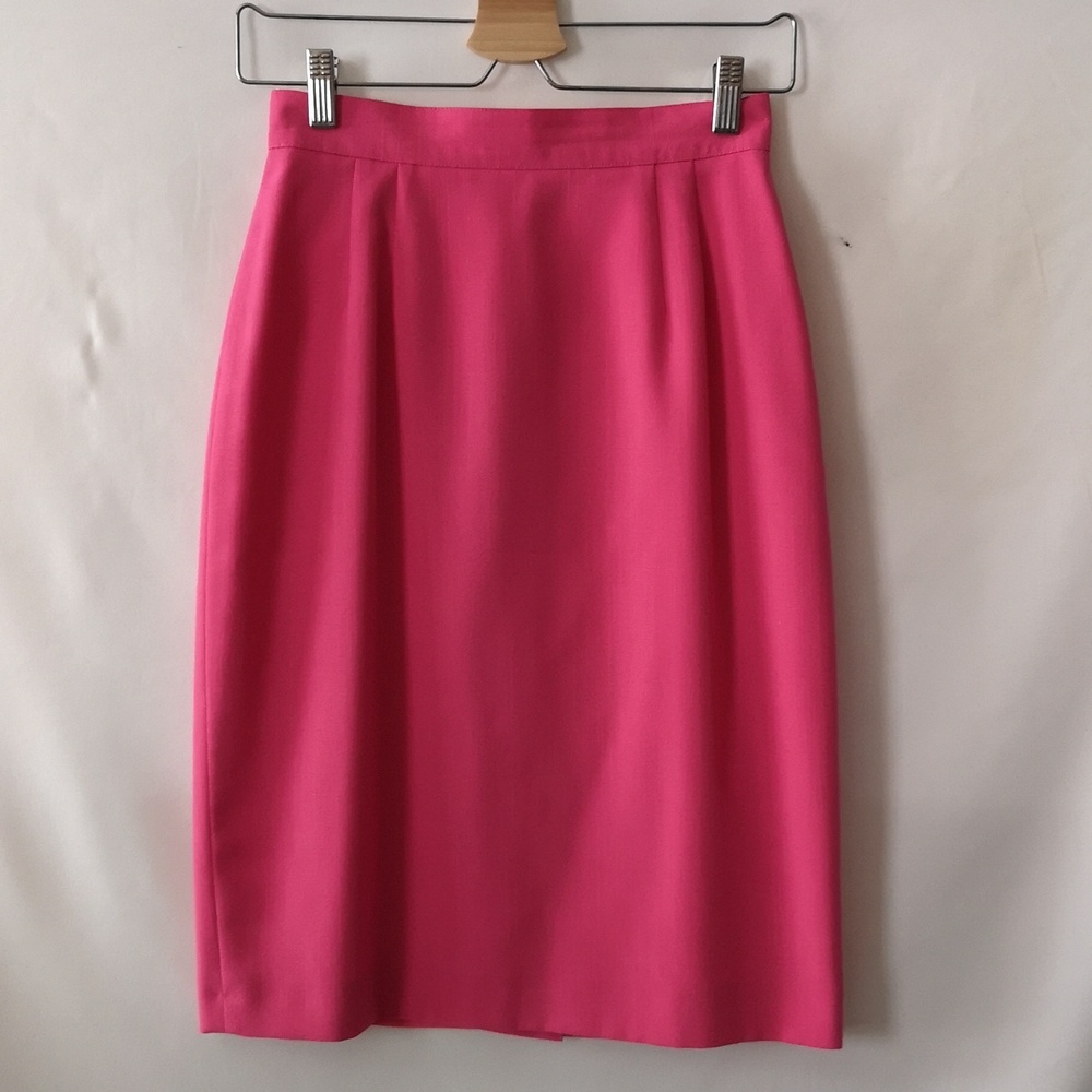 Lovely Vintage Women's Braemar Jeremy Scott Pencil Skirt Barbie Pink Size 6
